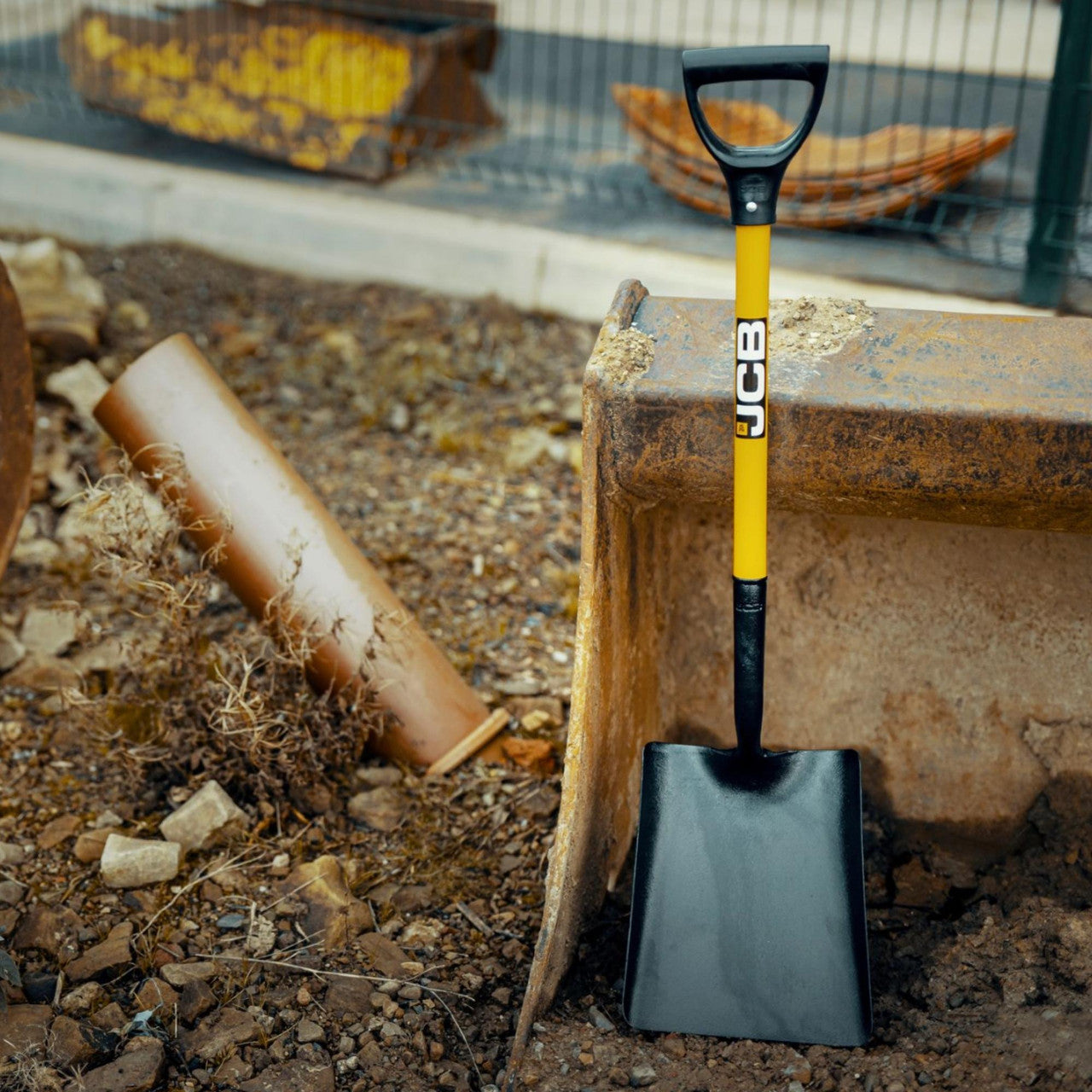 JCB  250 x 300mm Professional Square Mouth Site Shovel, Heavy-Duty Steel | JCBSS2S01