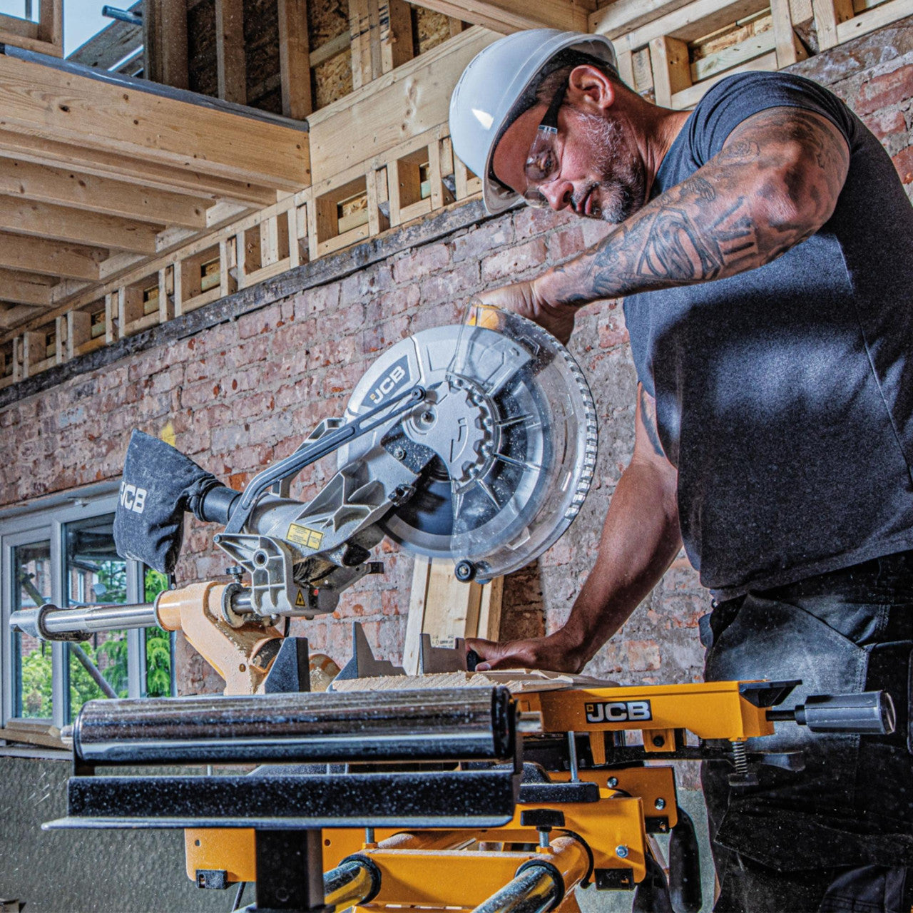 Sliding rail bevel cut mitre saw professional