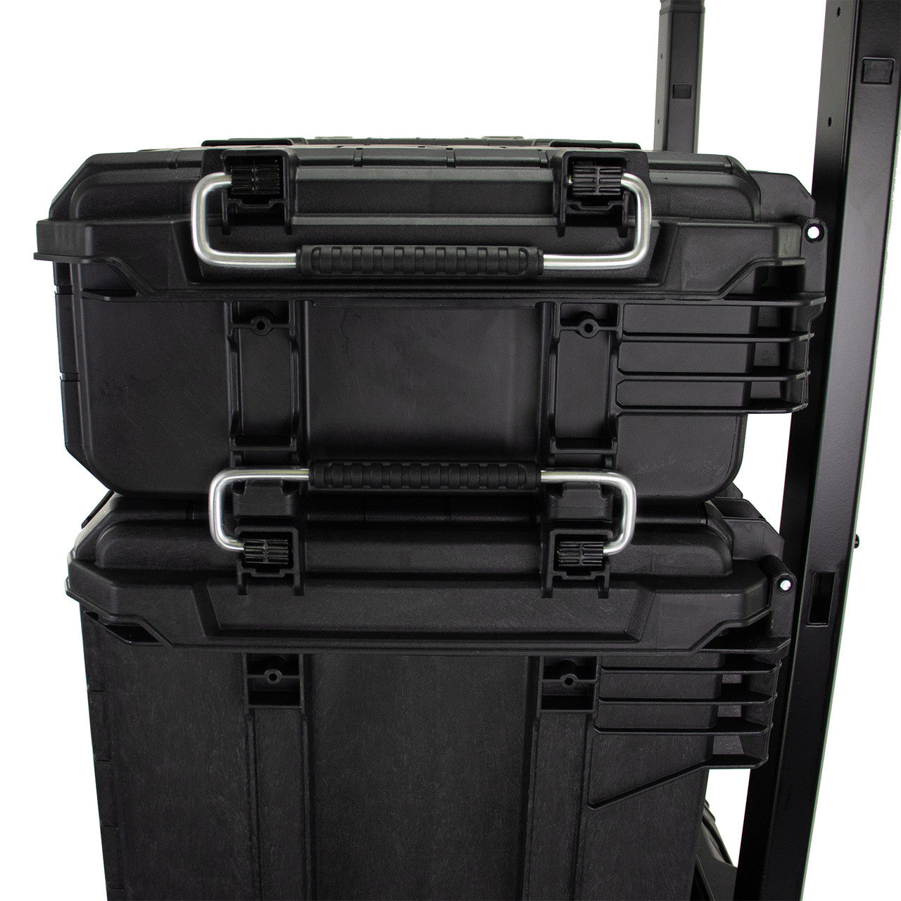 Features IP65 Heavy-duty latches to withstand tough worksite conditions