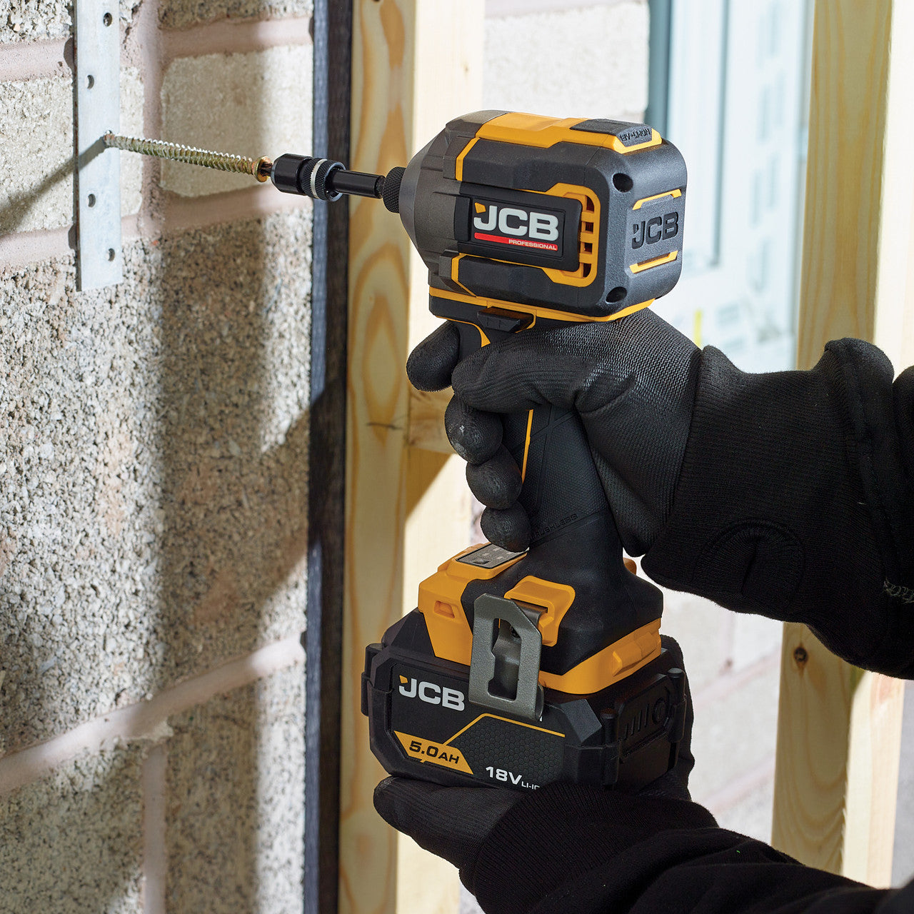 JCB Pro 18V Kit, Combi Drill (75Nm), Impact Driver (230Nm), Angle Grinder (115mm), 2x 5Ah Batteries, 4.5A Fast Charger & Soft Tool Bag |JCB-18PKIT-7