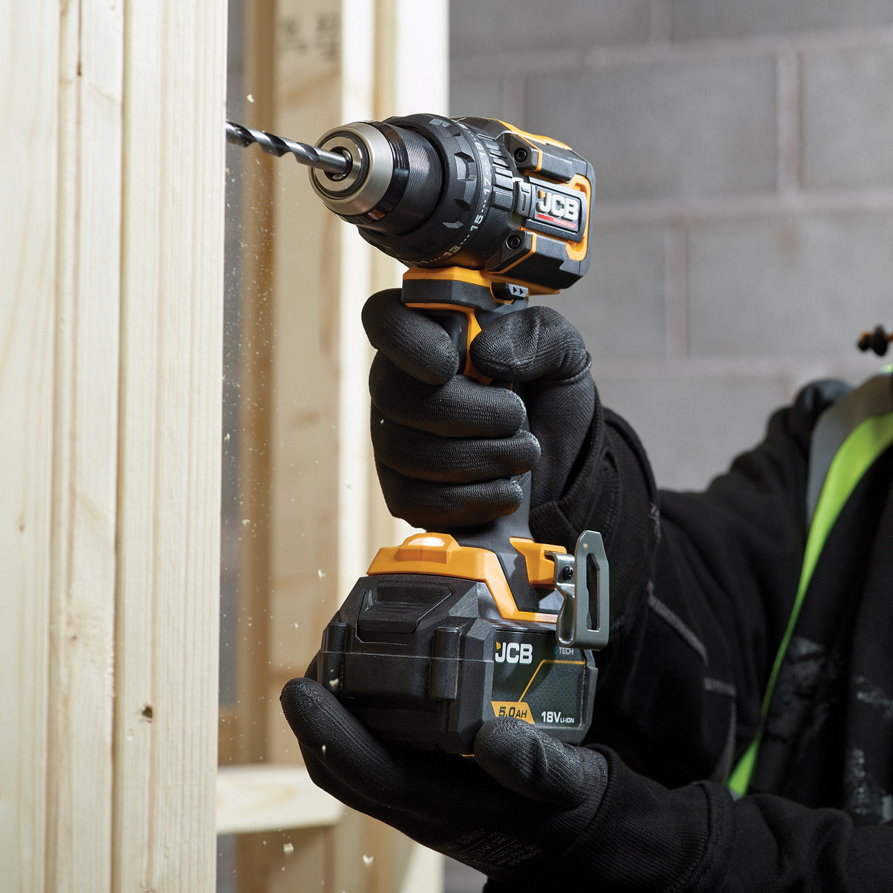 JCB Pro 18V Pro, 75Nm Combi Drill, 115mm Angle Grinder, 2x 5.0Ah Li-ion Batteries & 4.5A Fast Charger (with Soft Tool Bag) | JCB-18PKIT-4