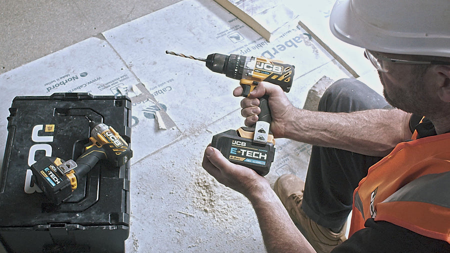 JCB 18V 45Nm Combi Drill, Variable Speed, 2-5Ah Li-ion Battery | 21-18CD-B - Bare Unit — video 12